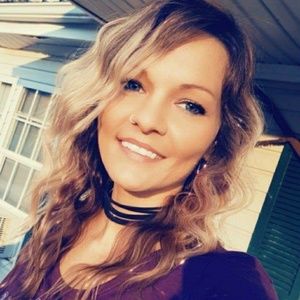 Meet your Posher, Raquel